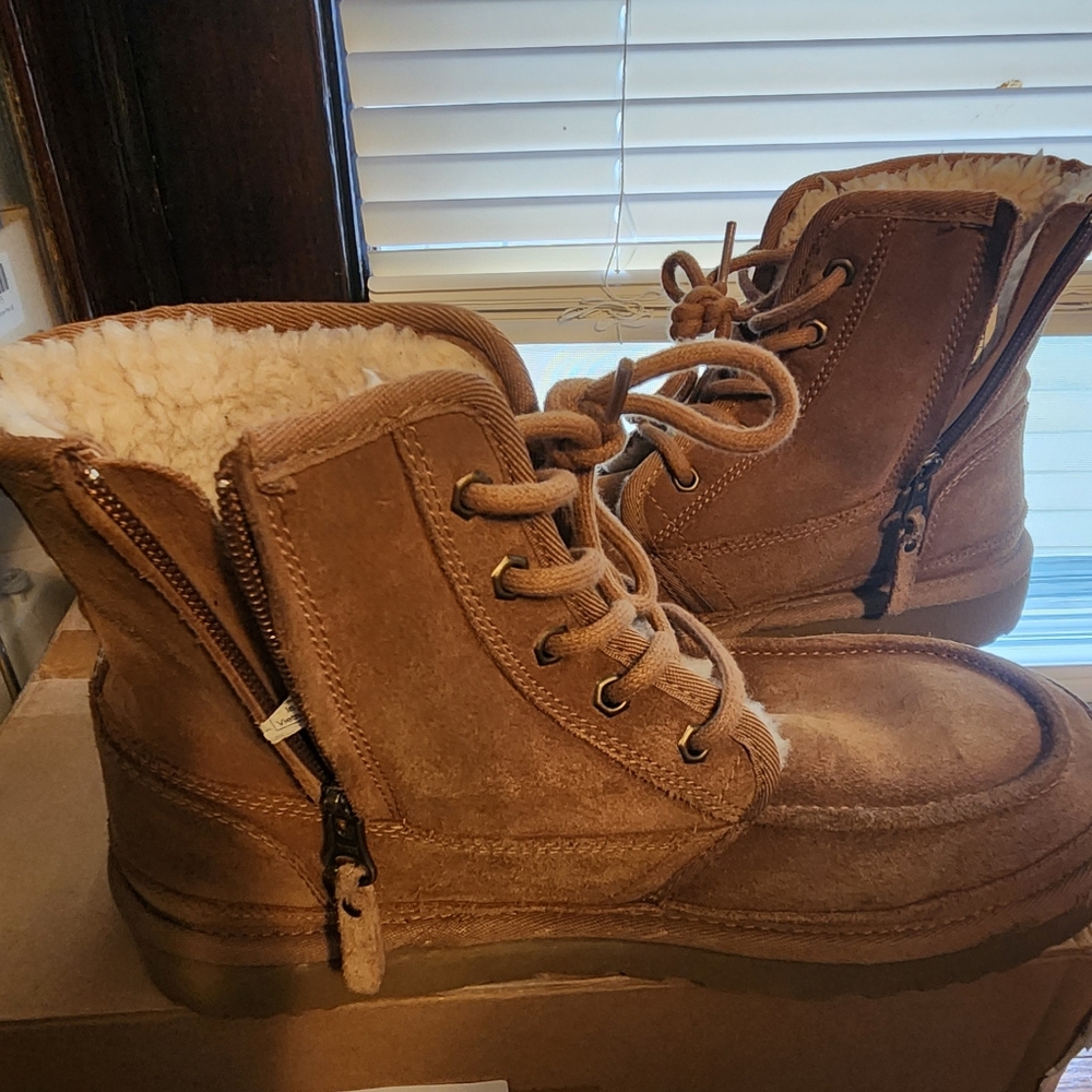 UGG Boots sz 9